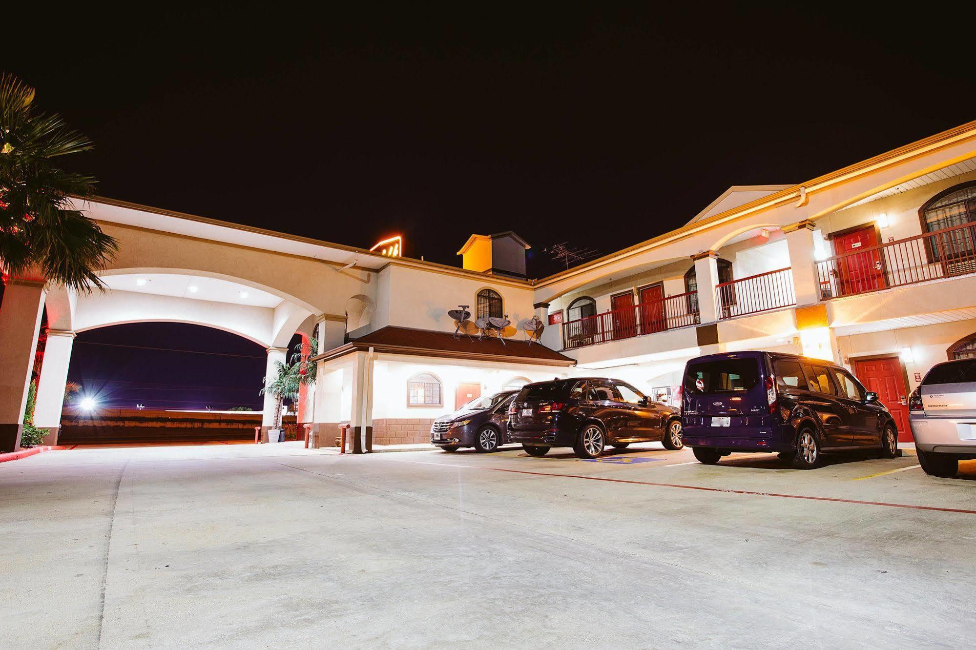 Palace Inn - Baytown I-10 Extérieur photo